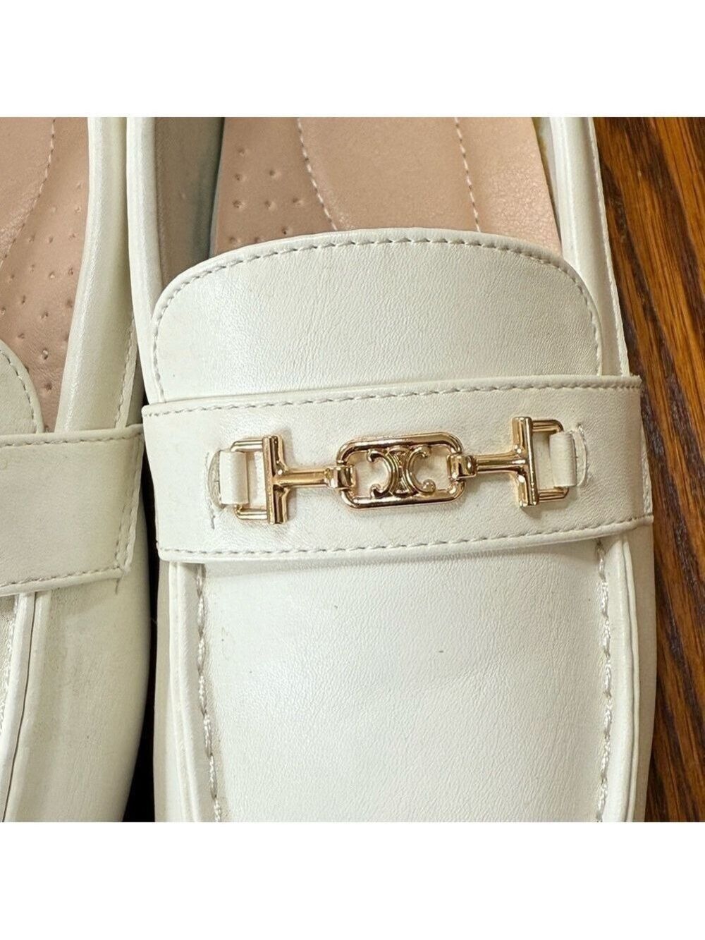 Women’s Cream Loafers With Gold Horse Bit Detail Size 9 - Picture 4 of 8